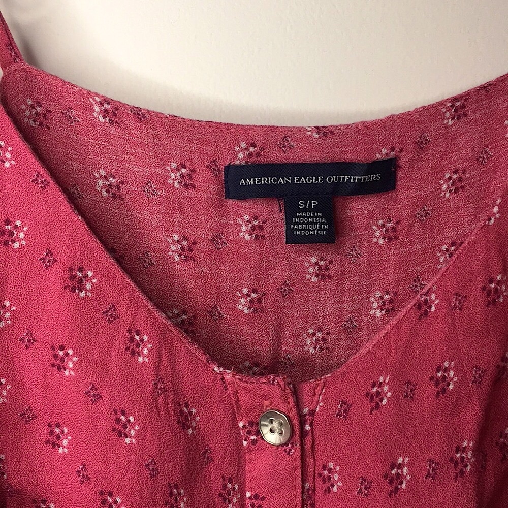 ✨4/$20✨ AEO Ruffled Button Front Tank - Picture 4 of 6